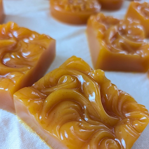 Savon au curcuma et miel