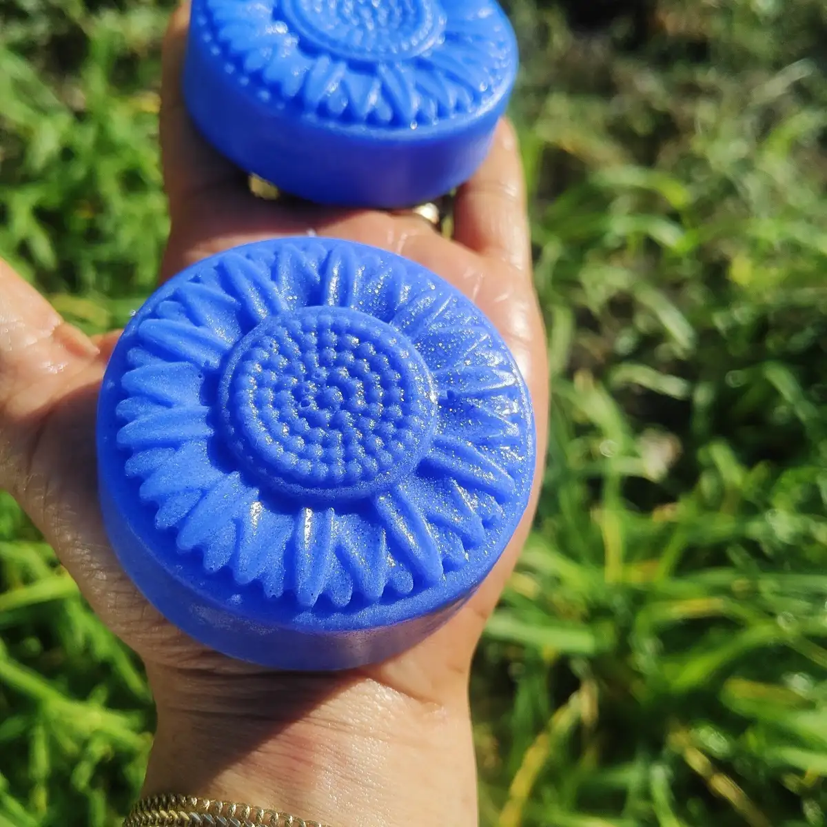 Savon à la poudre de nila